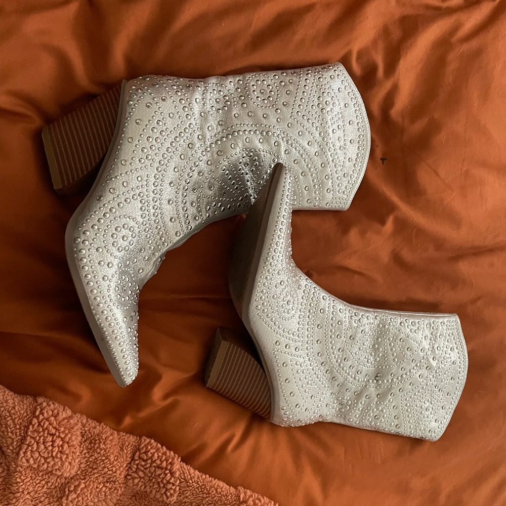 Sparkly cowgirl boots